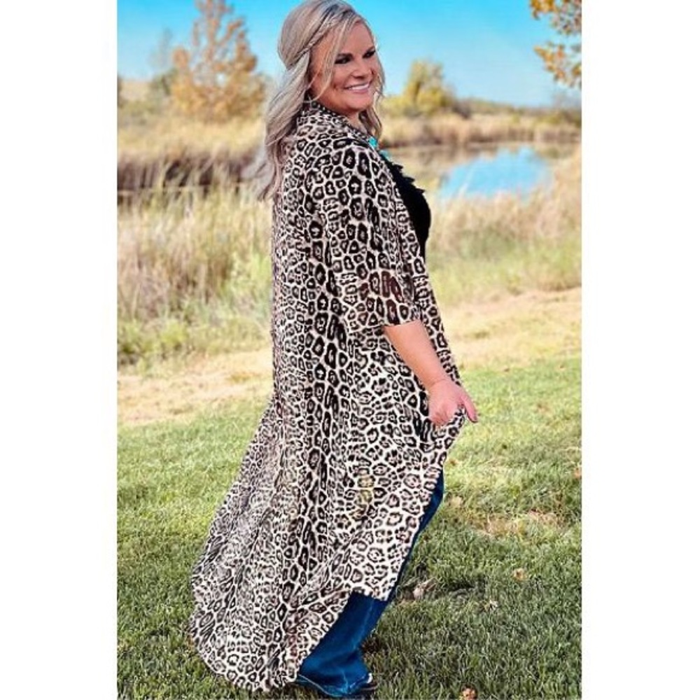 BRAND NEW WITH TAGS Leopard Print Stretch Duster – One Size Fits Most